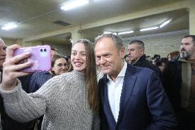 Volodymyr Zelenskyy and Donald Tusk meet with students in Kyiv