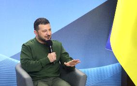 Volodymyr Zelenskyy and Donald Tusk meet with students in Kyiv