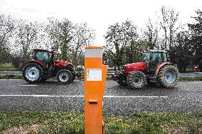 Farmers Block A62 Motorway - South Western France