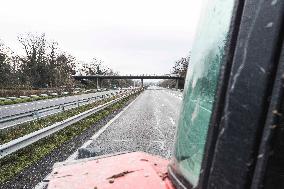 Farmers Block A62 Motorway - South Western France