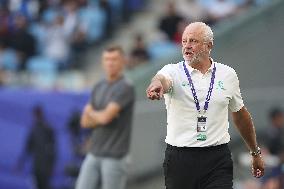 (SP)QATAR-DOHA-FOOTBALL-AFC ASIAN CUP-GROUP B-UZBEKISTAN VS AUSTRALIA