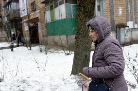 Deminers remove Russian missile warhead in Kyiv