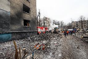 Russian troops shell Kharkiv