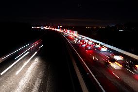 Farmers Block A61 Motorway - South Of Toulouse