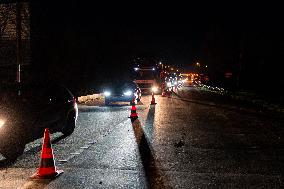 Farmers Block A61 Motorway - South Of Toulouse