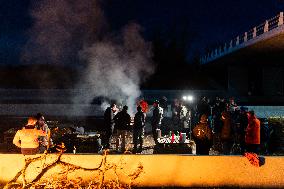 Farmers Block A61 Motorway - South Of Toulouse