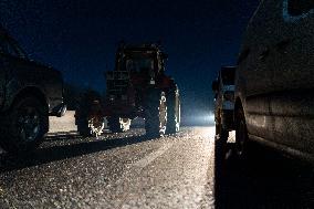 Farmers Block A61 Motorway - South Of Toulouse