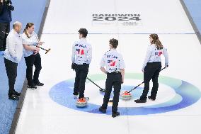 (SP)SOUTH KOREA-GANGNEUNG-WINTER YOUTH OLYMPIC GAMES-CURLING-MIXED TEAM ROUND ROBIN SESSION-CHN VS USA