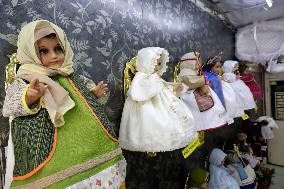 Sales Of  Child God For The Candelaria Celebrations