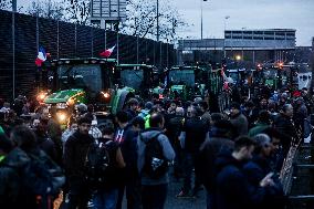 Farmers Block The Ring Road - Bordeaux