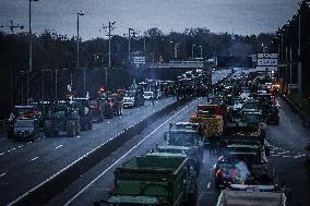 Farmers Block The Ring Road - Bordeaux