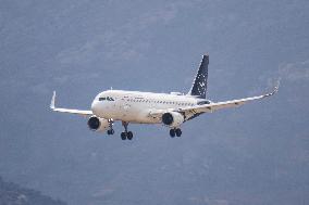 Lufthansa Airbus A320 Landing