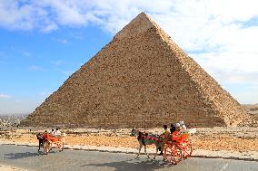 EGYPT-GIZA PYRAMIDS-TOURISM