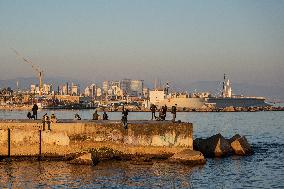 Hot Weather In Winter In Barcelona.