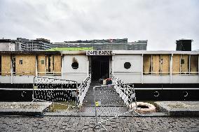 Barges Burnt Down On The Seine - Paris