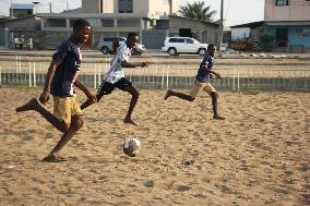 BENIN-COTONOU-FOOTBALL FANS