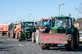 Farmers Block The Ring Road - Albi