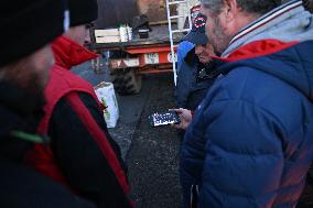 Protesting farmers blocade the A10 autoroute - Saint-Arnoult-en-Yvelines