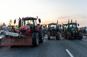 Farmers Block The Ring Road - Albi
