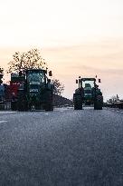 Farmers Block The Ring Road - Albi