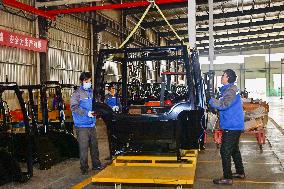 A High-horsepower Tractor Manufacturing Company in Qingzhou