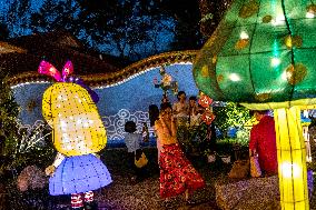 Malaysia Lunar New Year Decorations