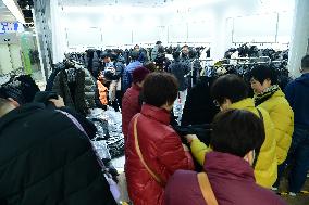 Pinghu Down Jacket Popular in China