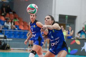 Avarca de Menorca v DSV CV Sant Cugat - Semifinal Volleyball Queen's Cup