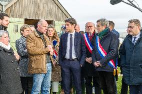 Gabriel Attal visiting a farm Les Jardins de Meslay - Parcay Meslay