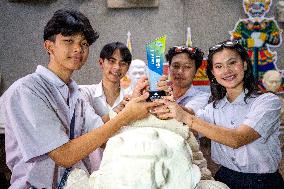 THAILAND-BANGKOK-THAI STUDENTS-VICTORY-HARBIN SNOW SCULPTURE CONTEST