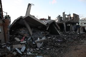 MIDEAST-GAZA-RUBBLE