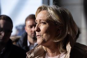 Marine Le Pen visit a farm - Radinghem en Weppes