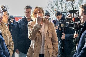 Marine Le Pen visit a farm - Radinghem en Weppes