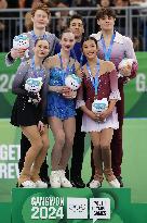 (SP)SOUTH KOREA-GANGNEUNG-WINTER YOUTH OLYMPIC GAMES-FIGURE SKATING-PAIR SKATING-AWARDING CEREMONY