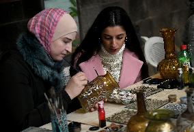SYRIA-DAMASCUS-GLASSBLOWING-EXPO