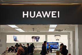 Huawei Store in Shanghai