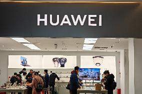 Huawei Store in Shanghai