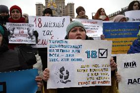 Protest to demand demobilization of military runs in Kyiv