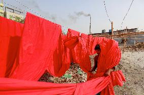 Bangladeshi Dyeing Workers - Dhaka