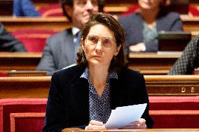 A Session Of Questions To The Government At The Senat In Paris