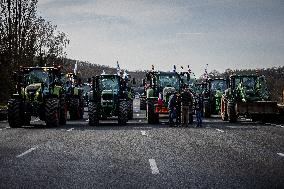 FRANCE-LONGVILLIERS-FARMERS-PROTEST