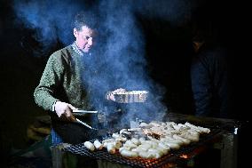 Farmers Begin 'Siege Of Paris’ - Longvilliers