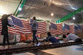 Iranian Factory Makes Us Flags To Burn - Khomein