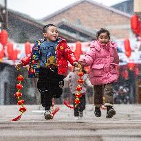 CHINA-CHONGQING-YONGXI-SPRING FESTIVAL-DECORATIONS (CN)