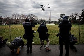 US President Biden hold a White House departure