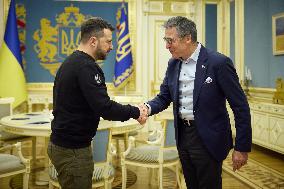 Volodymyr Zelenskyy met with Anders Fogh Rasmussen - Kyiv