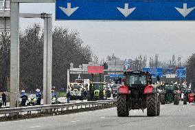 Farmers Block A35 Motorway - Strasbourg