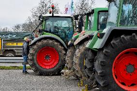 Farmers Block A35 Motorway - Strasbourg