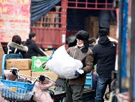 Commodity Wholesale Before The Spring Festival