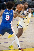 (SP)U.S.-SAN FRANCISCO-BASKETBALL-NBA-76ERS VS WARRIORS